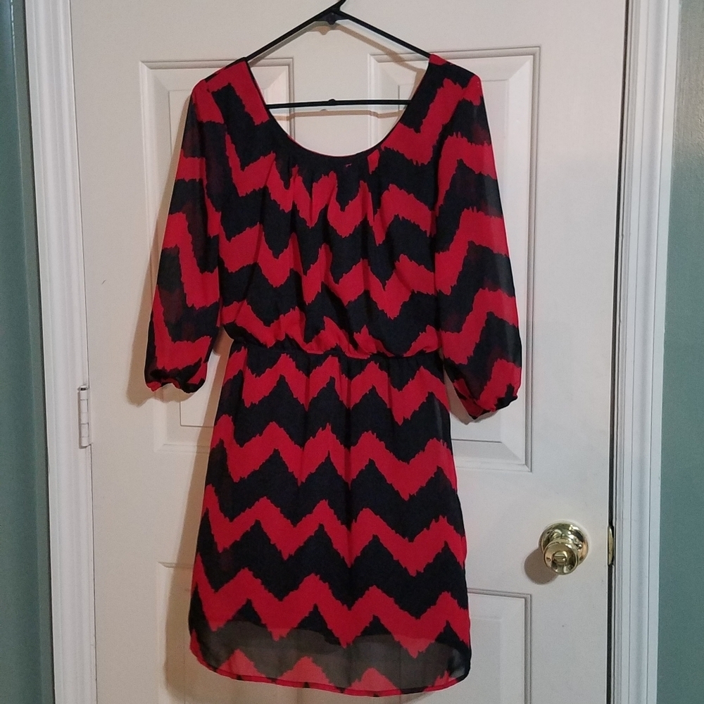 Love Reign Red/Black Chevron Dress - Size Small (B5)